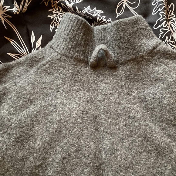 Everlane Felted Wool & Yak Hair Gray Sweater Medium - Picture 4 of 6